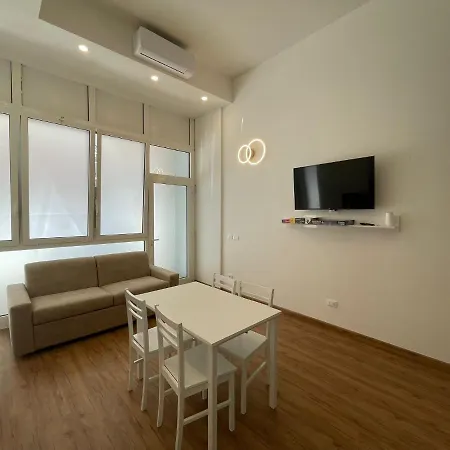 Jesolo Spiaggia Holiday * 리도 디 예솔로