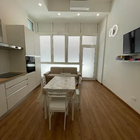 Jesolo Spiaggia Holiday * 리도 디 예솔로